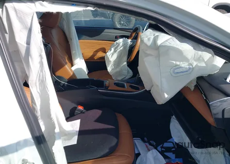 2020 Toyota Avalon Limited z USA, uszkodzony, nr VIN 4T1CZ1FB2LU043667